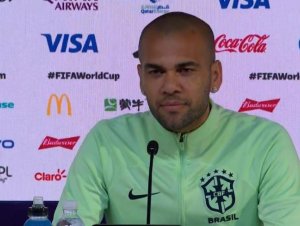 Daniel Alves rebate críticas sobre convocação e fala sobre papel na Seleção: ''Entregar meu melhor''