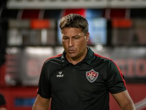 Vitória demite técnico do Sub-20 e auxiliar comanda time na Copa São Paulo 