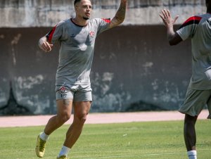 Lista de desfalques no Vitória para estreia na temporada aumenta; confira provável time titular