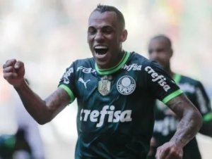 Palmeiras vence o Fluminense e está com uma mão na taça do Brasileirão