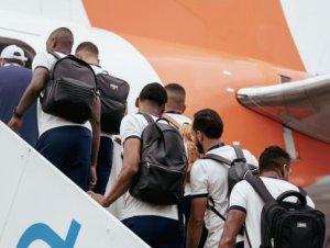 Bahia investe em aviões fretados e abandona viagens com escalas em 2024; saiba motivo