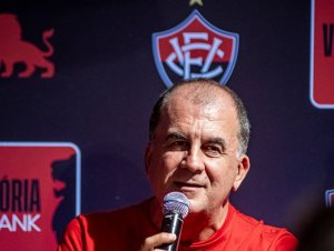 Fábio Mota revela chegada de quatro novos jogadores para o Vitória: 'Já estão contratados'; assista