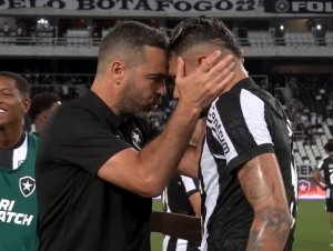 Técnico do Botafogo  demonstra preocupação com lesão de Tiquinho: “uma baixa e tanto”