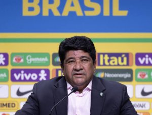 CBF considera parar o Brasileirão, mas alerta para 